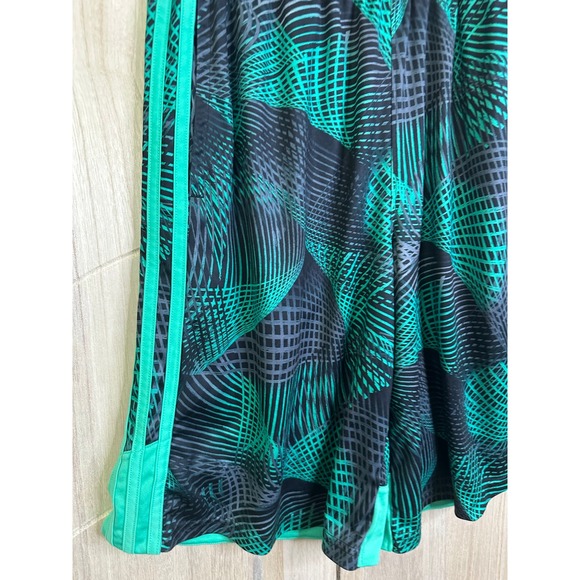 Adidas Youth XL (18/20) Athletic Shorts 3-Stripe Geometric Pattern Green - Picture 2 of 6